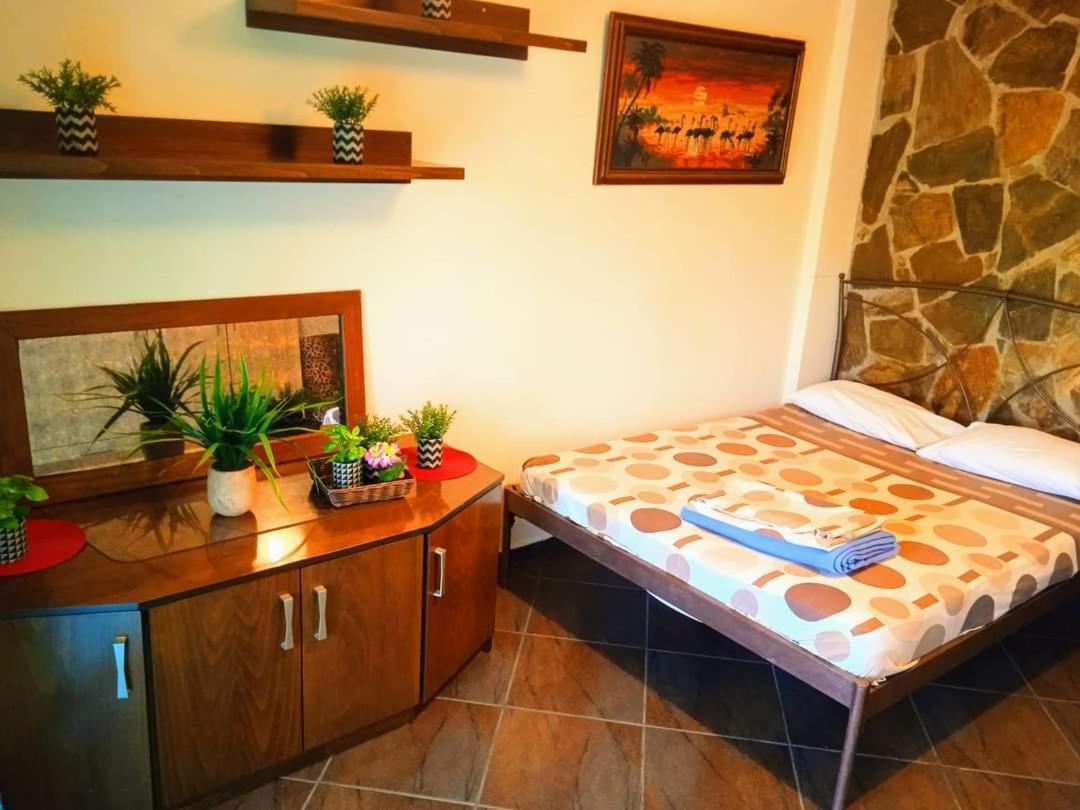 Blue Moon Accommodation نيا ميشانيونا المظهر الخارجي الصورة